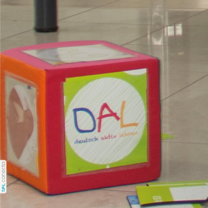 Dado con bolsillos transparentes